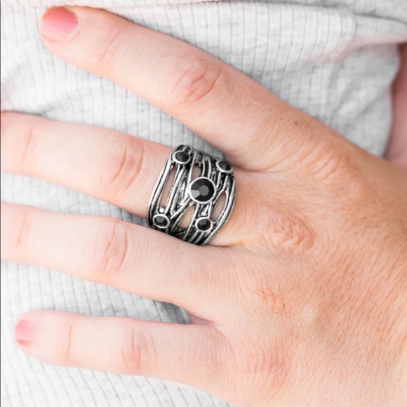 4/$20 Sparkle struck - Black Rhinestones ring